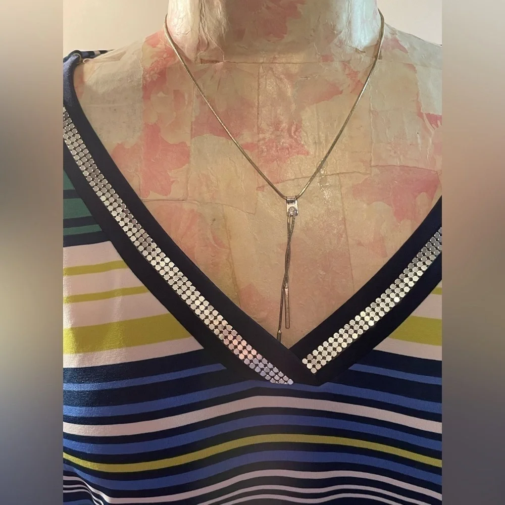 Daily 3/$25NWT NOTATIONS V NECK SILVER SEQUINS LONG SLEEVE TAILORED SIZE LARGE